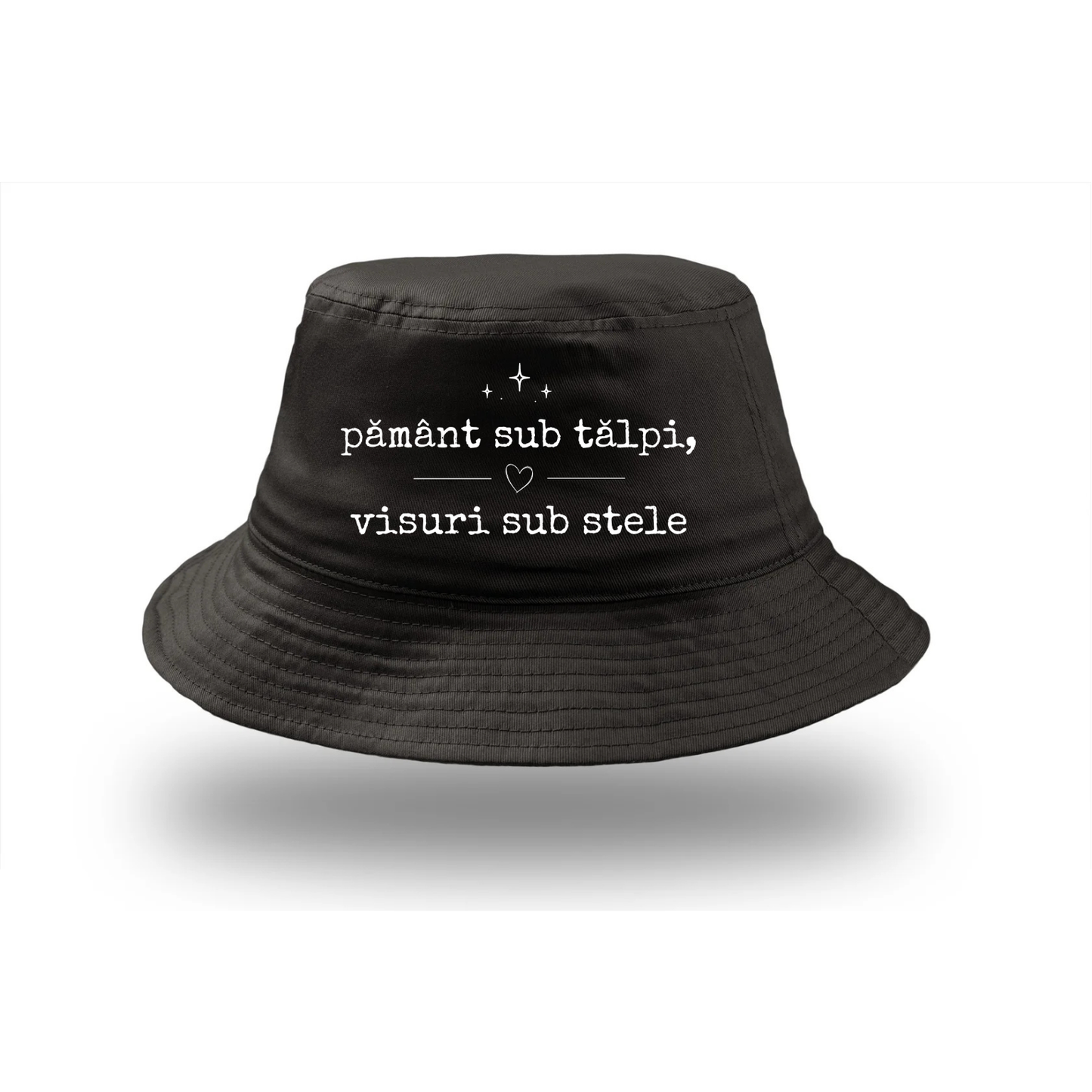 Bucket Hat „Pământ sub tălpi, visuri sub stele”