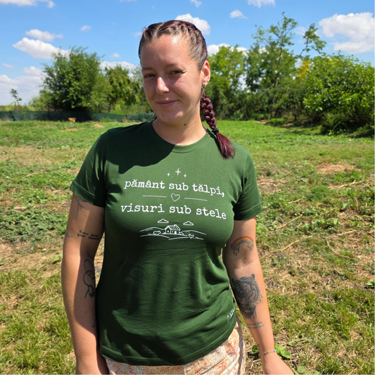 Tricou damă „Pământ sub tălpi, visuri sub stele” - Verde